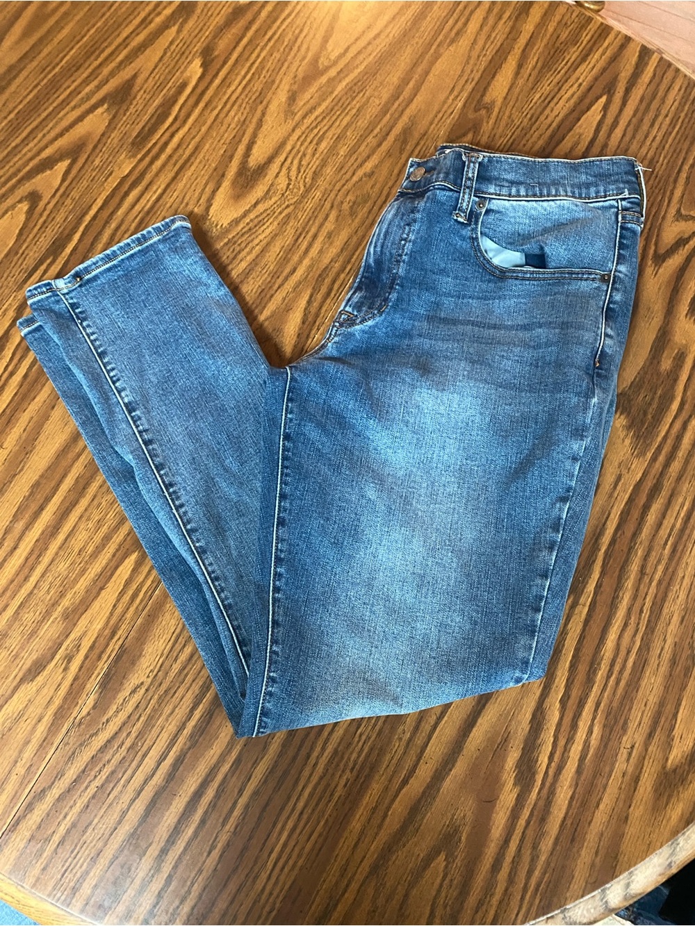 Arizona Jean Company Men's Skinny Jeans in Medium Blue Wash